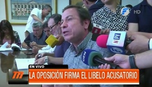 Diputados opositores y colorados presentan libelo contra Quiñónez