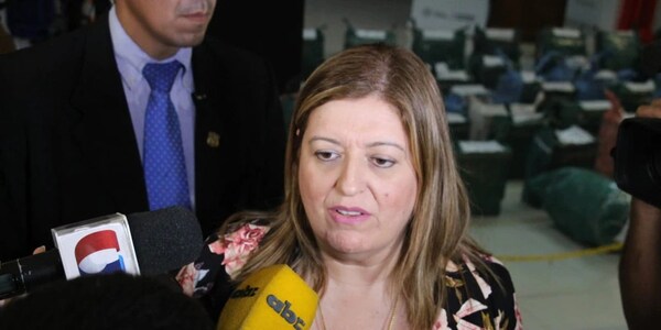 Con fuertes críticas a sus correligionarios, “Diálogo Azul” adelantó que no acompañará el juicio político a Sandra Quiñónez 