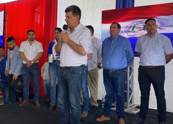 Mañana se sabrá quiénes votan por la patria o por la mafia, anuncia Efraín Alegre - Política - ABC Color