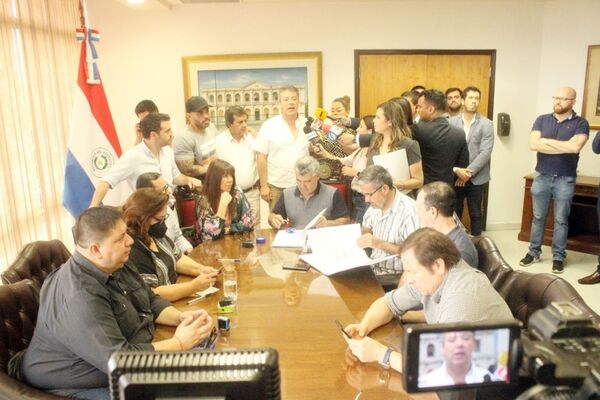 Diputados dieron entrada a libelo acusatorio contra Sandra Quiñonez - El Trueno