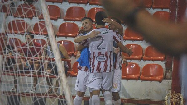 José Meza y 12 de Junio completan el lote de finalistas