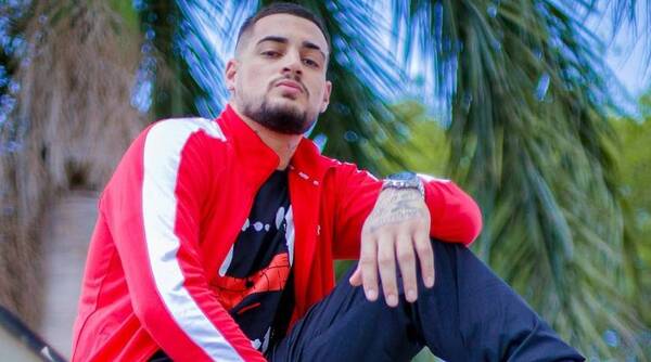 Crónica / ¡Atendéna! Jean Fernandes presentó su "pajatiro"