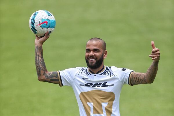 Dani Alves aceptó a Pumas para dejar un legado en la gente joven - Fútbol Internacional - ABC Color
