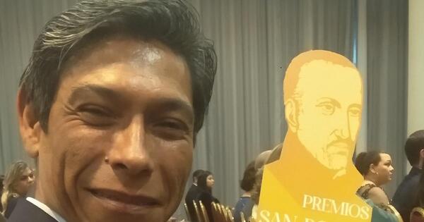 El corresponsal Javier Cantero fue premiado como mejor conductor masculino de radio