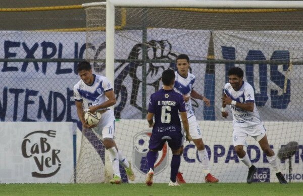 Ameliano gana el clásico de Barrio Jara ante Tacuary y sale de la zona de descenso