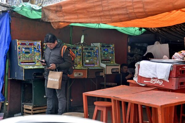 Venció plazo para que el Ejecutivo reglamente la ley de tragamonedas - Economía - ABC Color