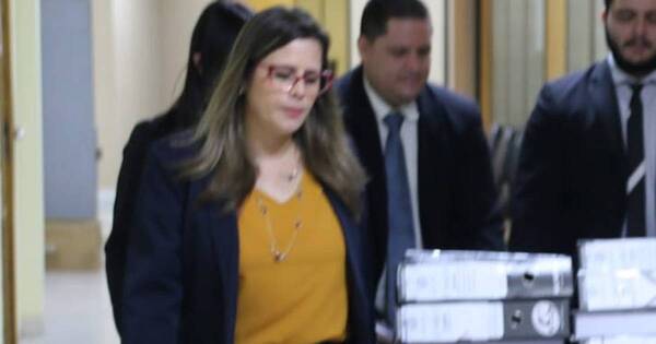 La Nación / Presentan libelo acusatorio contra FGE