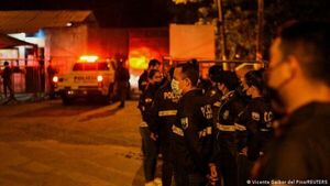 Rescatan en Ecuador a 48 mujeres cautivas por red de trata de personas