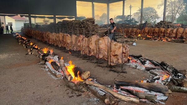 Volvió la Fiesta de la Costilla con mil kilos de asado a la estaca