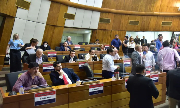 Los diputados dan inicio a la sesión para tratar el juicio político a Quiñónez - OviedoPress