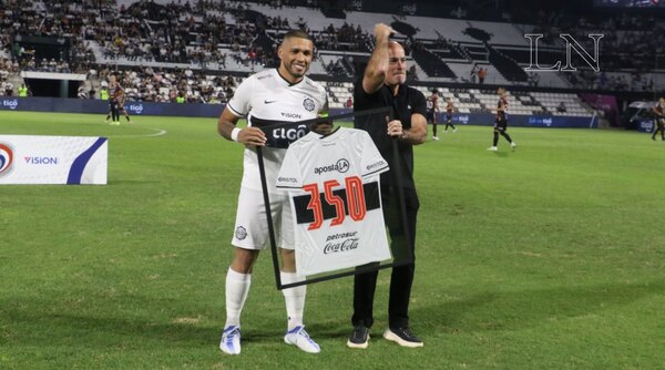 ¡Homenaje al capitán! Richard Ortiz llegó a 350 partidos con Olimpia