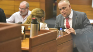 Bachi Núñez utiliza información falsa e Iglesia lo desmiente
