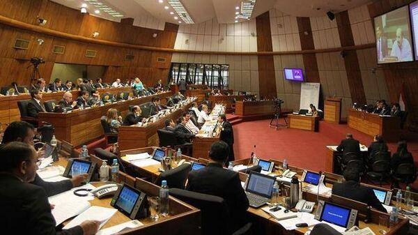 Escenario vergonzoso en la cámara de diputados en el debate sobre juicio político a Quiñónez – Prensa 5