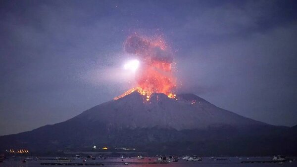 Erupción del volcán Sakurajima pone en alerta máxima al oeste de Japón - Megacadena — Últimas Noticias de Paraguay