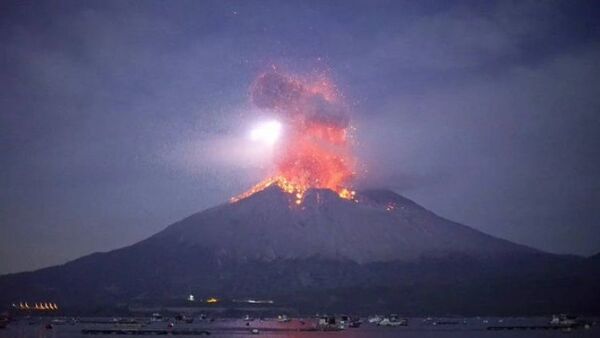 Erupción del volcán Sakurajima pone en alerta máxima al oeste de Japón