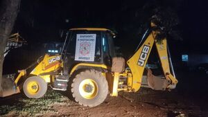 Tractor robado en Brasil, fue recuperado en Zanja Pyta