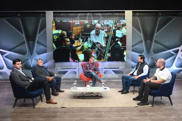 “Está corriendo el maletín”: piden a liberales no vender sus votos a HC - Política - ABC Color