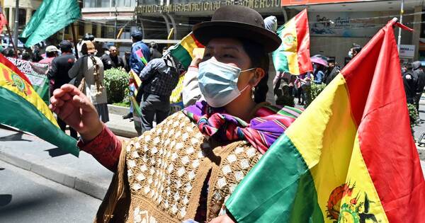 La Nación / La oposición boliviana convoca a una huelga general en Santa Cruz para exigir un censo