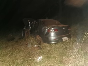 Vuelco de vehículo dejó dos fallecidos en Horqueta