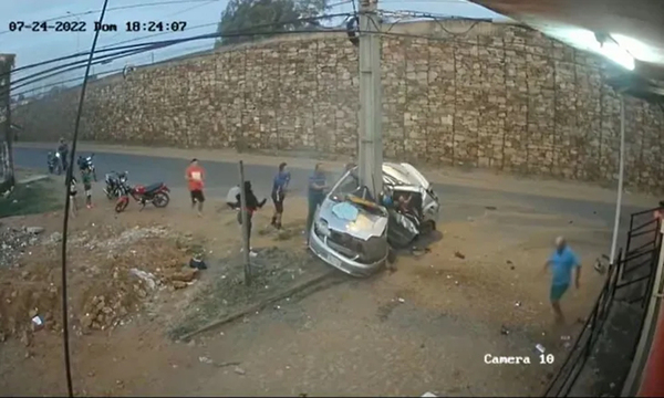 Ocurrió en Limpio: Se fugo de la Caminera y chocó contra una columna - OviedoPress