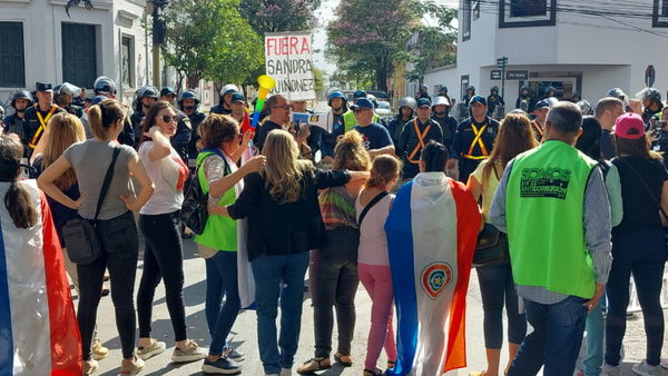 Pocos votos faltan para destitución de Quiñónez - El Independiente