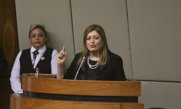 Juicio a la fiscala: Votos llanistas en disputa