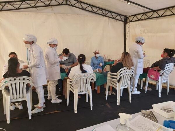 Diario HOY | Podólogos brindan atención gratuita en el Hospital San Pablo