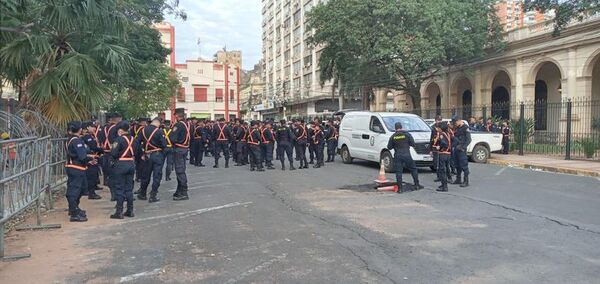 Juicio a Sandra Quiñónez: ciudadanía se autoconvoca y Policía prepara 600 agentes - Política - ABC Color