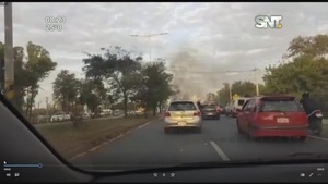 Incendio de vehículo sobre la Autopista - SNT