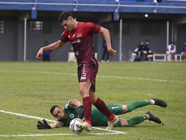 12 de Octubre y Nacional juegan a las 14:30 en Itauguá - Fútbol - ABC Color