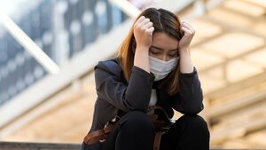 ¿Qué es la “niebla mental” pos covid?