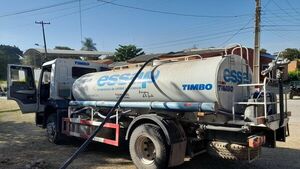 Camiones de la Essap se suman al acarreo de agua en Alto Paraguay - Noticias del Chaco - ABC Color