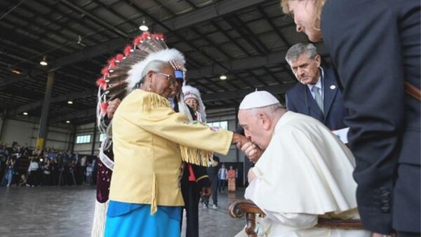 El Papa llegó a Canadá en un viaje de "penitencia" por los abusos contra los indígenas