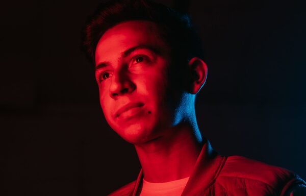 Álvaro! trae “Inconversable”, una propuesta de una voz emergente - Te Cuento Paraguay