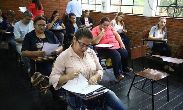 Preocupa masivo aplazo de docentes en examen