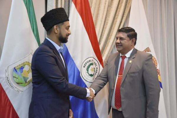 Representante de la comunidad internacional Musulmana "Ahmadía" en Paraguay se reunió con autoridades de Itapúa