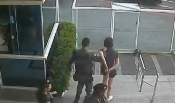 Crónica / [VIDEO] Atrapan a paraguaya robando en edificios chuchis de Brasil