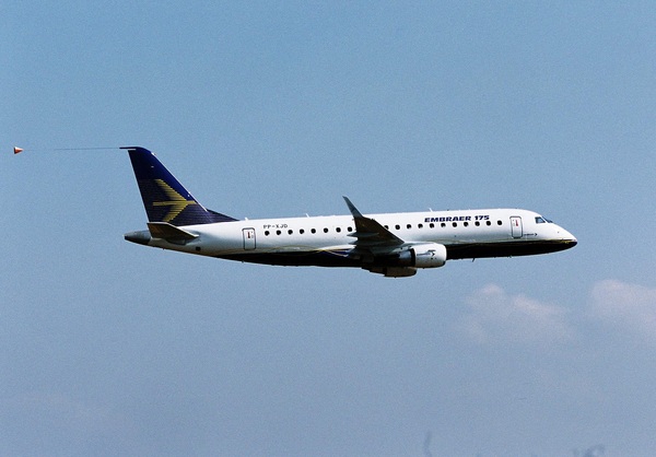 Las entregas de la brasileña Embraer caen en el primer semestre, pero los pedidos suben - MarketData