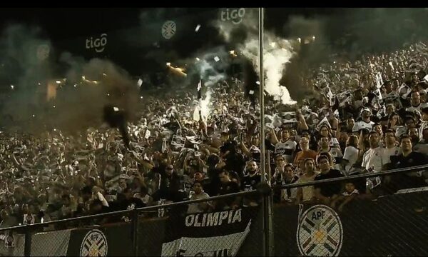 Olimpistas lloran de emoción con canción dedicada por los 120 años
