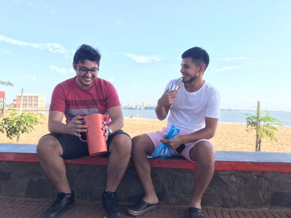 "Verano" en pleno invierno con más de 10 mil personas en la Playa San José