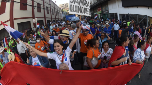 Ciudadanía se congrega para exigir juicio político a Sandra Quiñónez