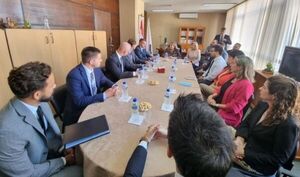 Fiscal General se reunió con representantes del FBI y de la DEA