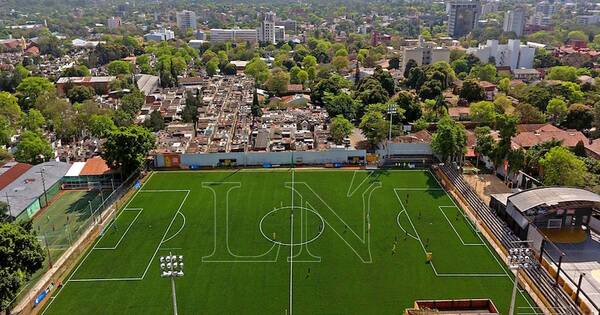 La Nación / Solo el 50% del rubro de canchas sintéticas sobrevivió a la pandemia, señalan