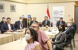 Frenar la corrupción y lavado serán claves para mejorar nota crediticia - Economía - ABC Color