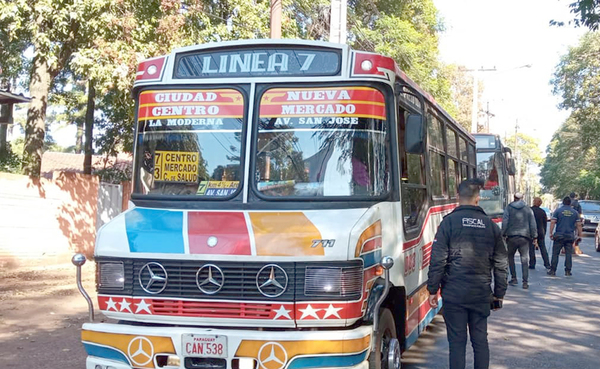 Transportistas castigan a usuarios en reclamo de aumento del pasaje - La Clave