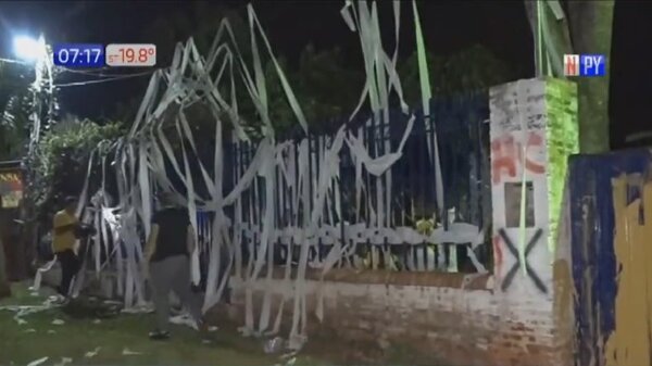 Escrachan fuertemente a la diputada María de las Nieves López | Noticias Paraguay