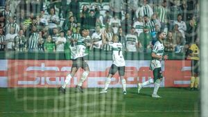 El Coritiba gana a rival directo y se toma breve respiro