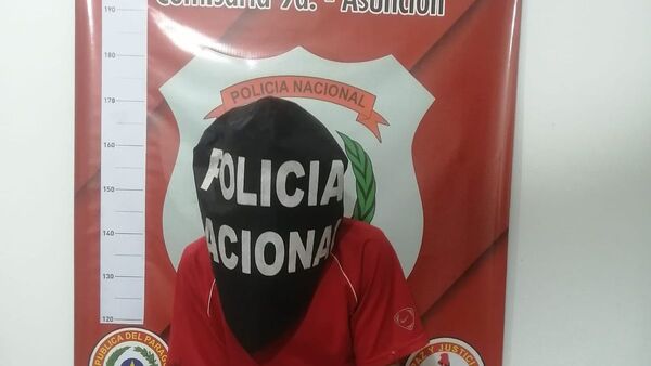 No podrá salir de casa por robar dos shampoos y un desodorante