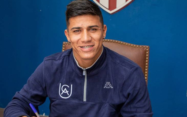 Crónica / Marabel fue presentado en su nuevo club y será compí de un ex Olimpia