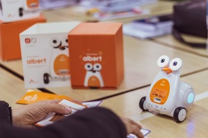 Donan 900 robots para impulsar programa computacional en estudiantes - El Independiente